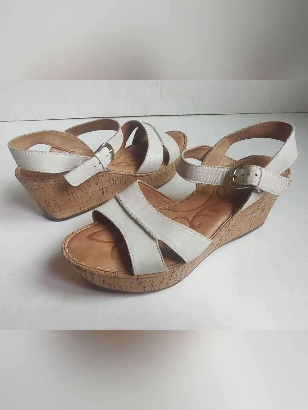 Born Leather Sandals Open Toe Strappy White Buckle Wedge Cork Women's Platform 9